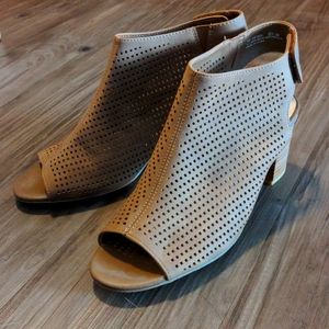 Never worn, Women's open toe sandals